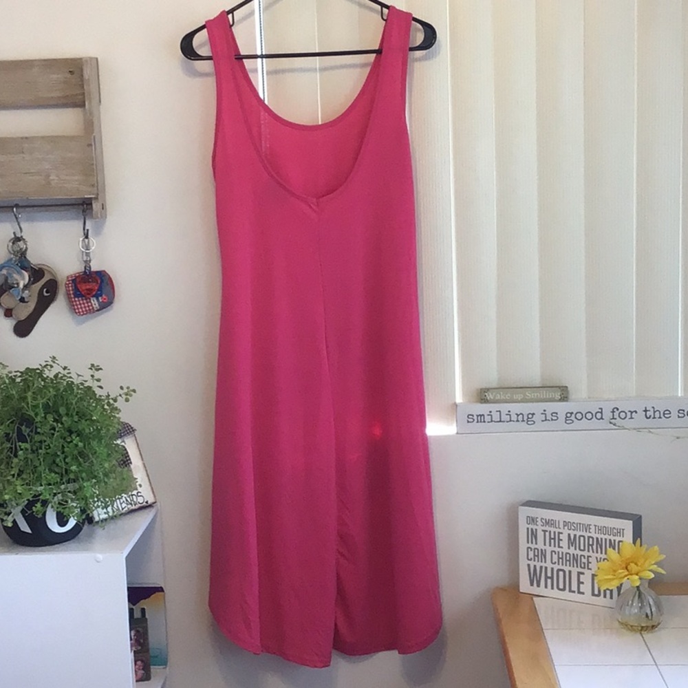‘Angie’ Deep Pink Long Hi-Low Sleeveless Dress - Picture 4 of 7